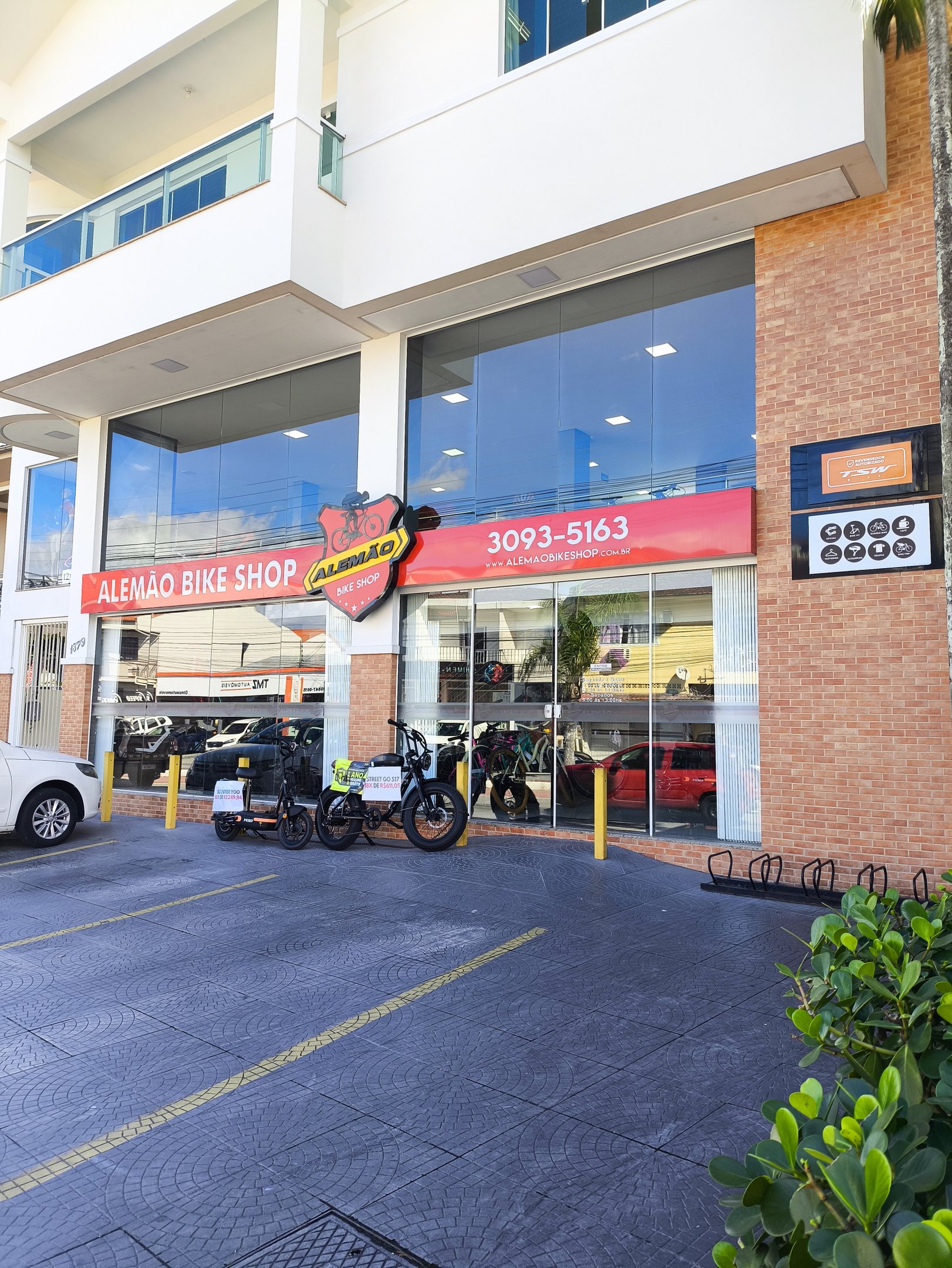 Entrada da Alem&atilde;o Bike Shop